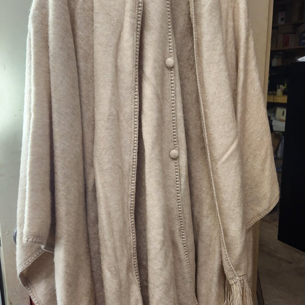 Alpaca Wool Cape w/ Attached Scarf Made in Peru - Picture 7 of 11